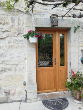 Un nid entre vignes et pierres 
